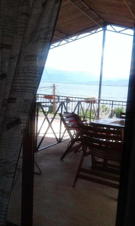 Villa Renesans Dojran エクステリア 写真